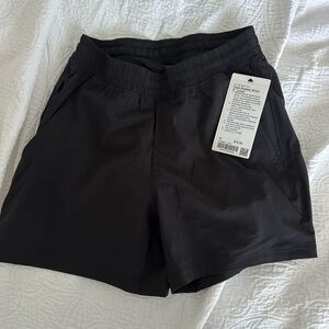 Lululemon pace breaker Short 5” lined